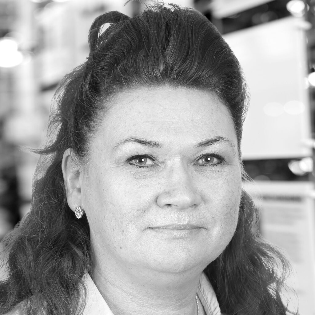 Porträtt foto av Tina Utter för 100-listan