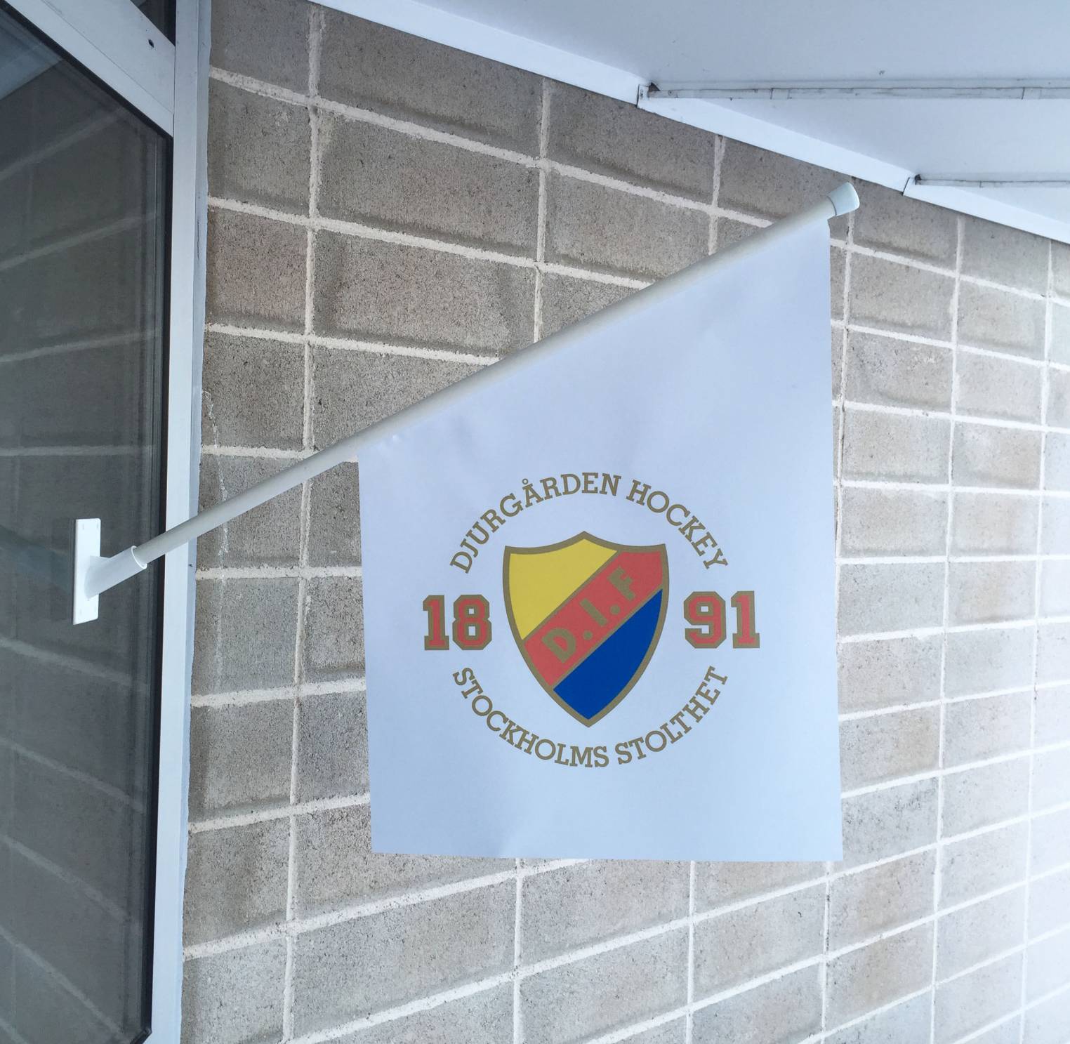 Store flag til salg