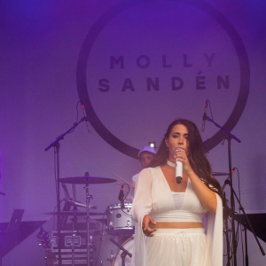 Scenetæppe til baggrund på koncert scene